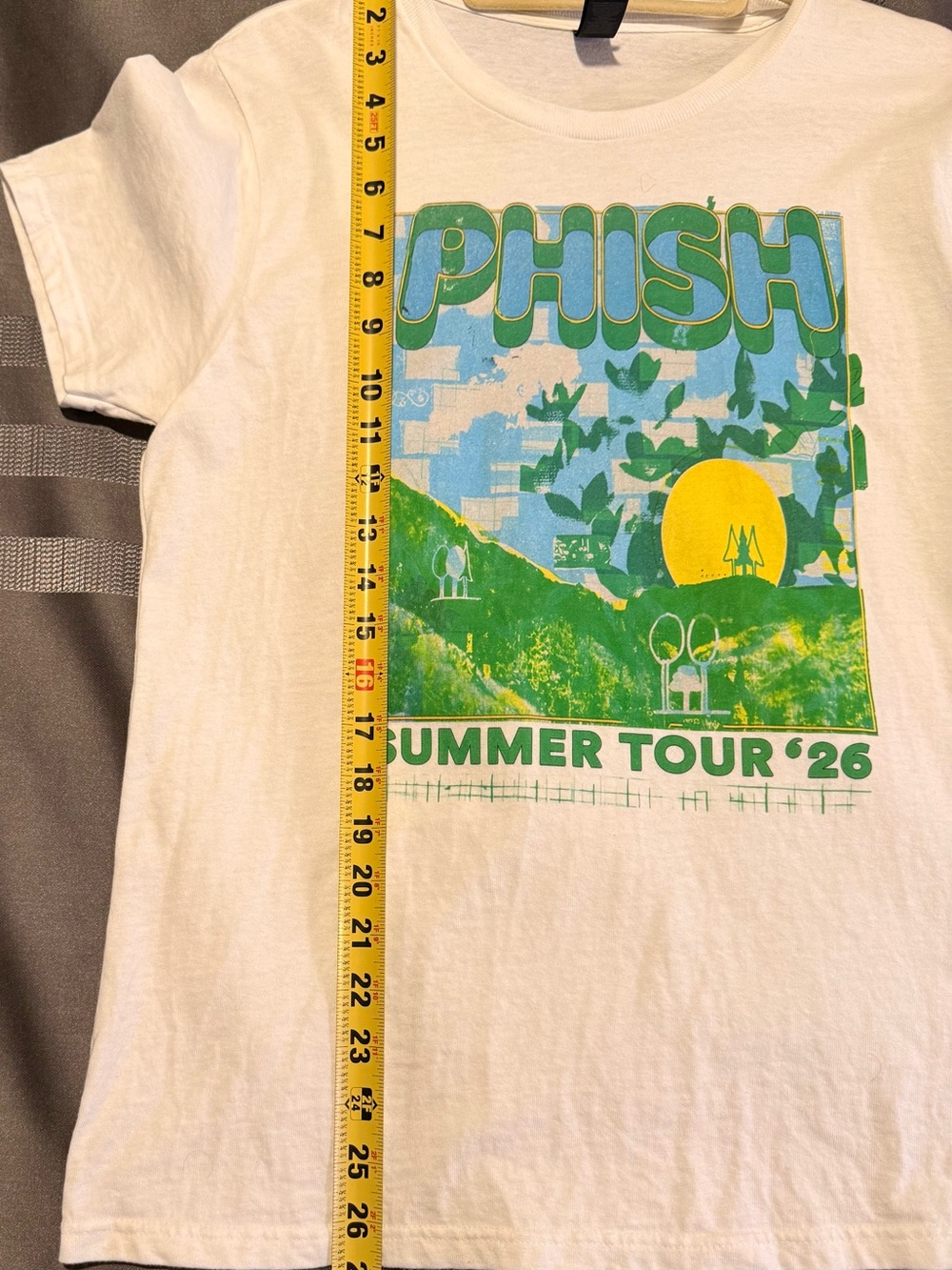 Phish summer tour t-shirt, size women Large
NWOT - Picture 5 of 6
